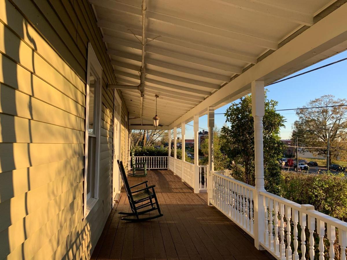 Hotel Woodbridge & Tavern