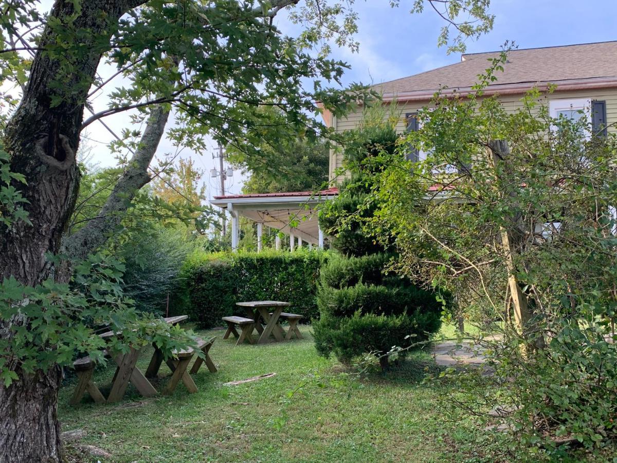 Woodbridge & Tavern 4*