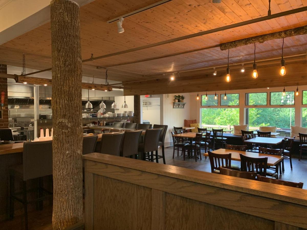 Woodbridge & Tavern Jasper